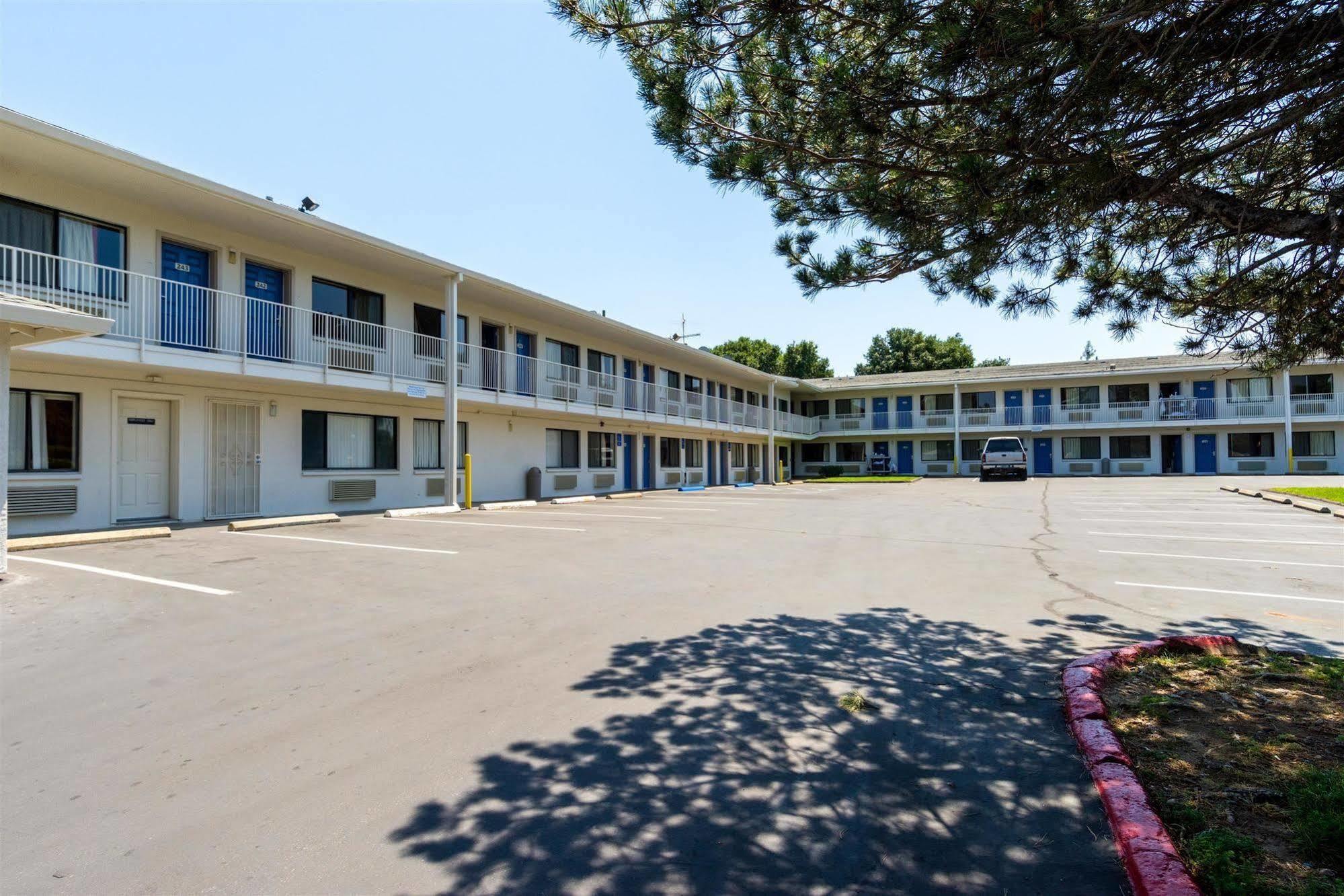 Motel 6-Redding, Ca - Central Luaran gambar
