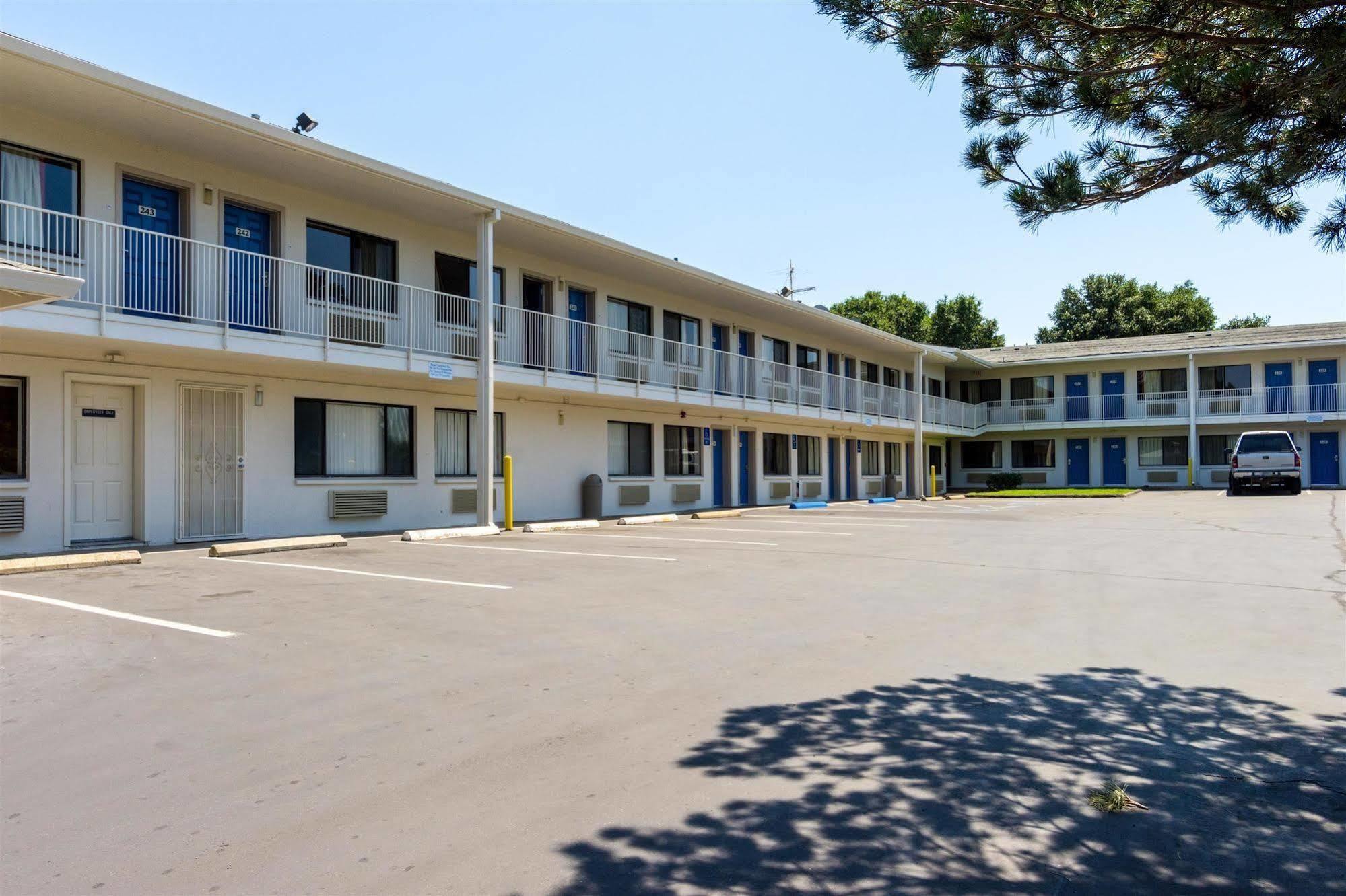Motel 6-Redding, Ca - Central Luaran gambar