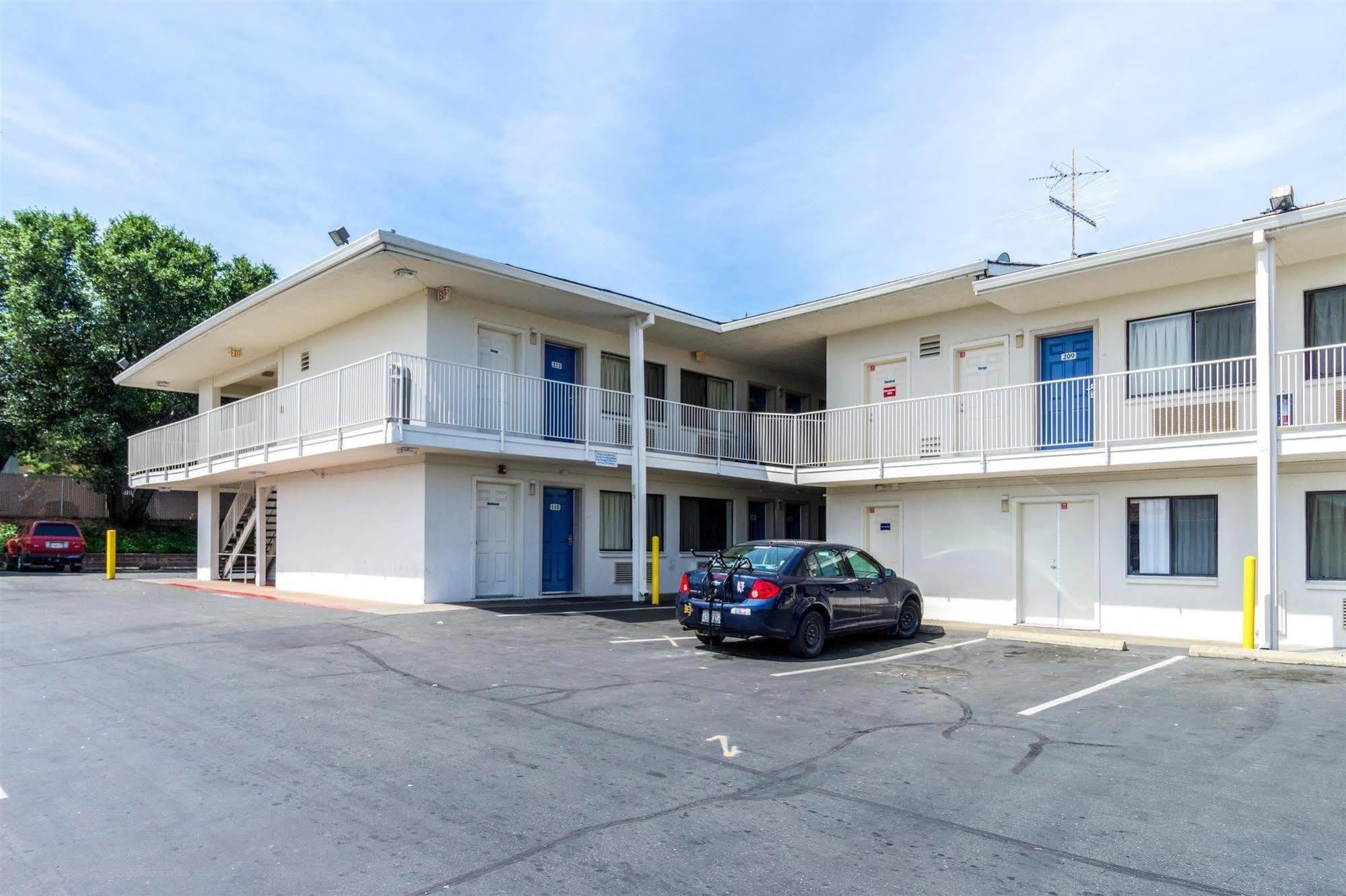 Motel 6-Redding, Ca - Central Luaran gambar