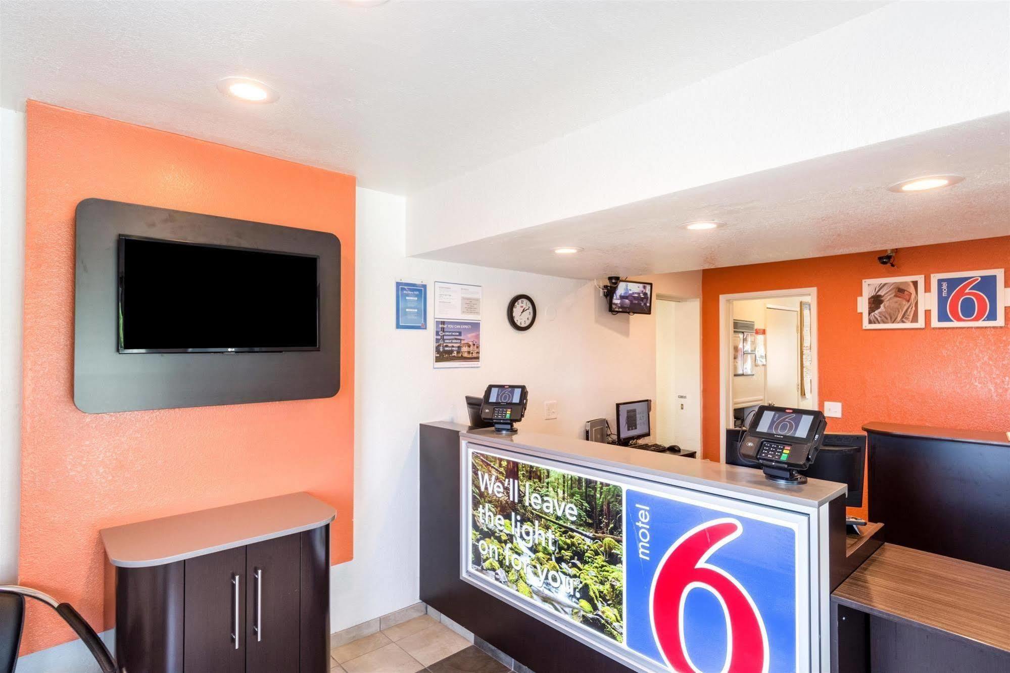 Motel 6-Redding, Ca - Central Luaran gambar