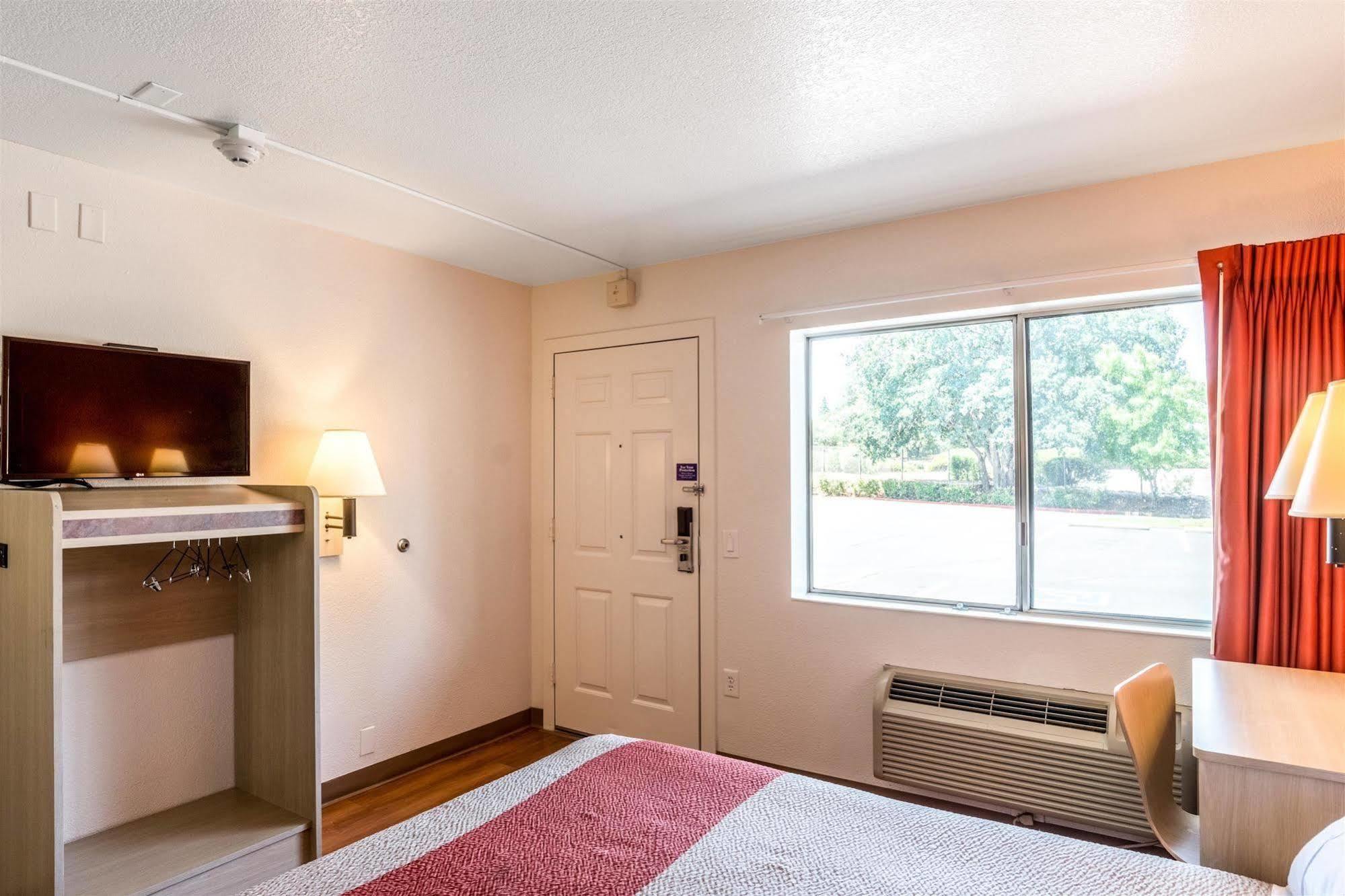 Motel 6-Redding, Ca - Central Luaran gambar