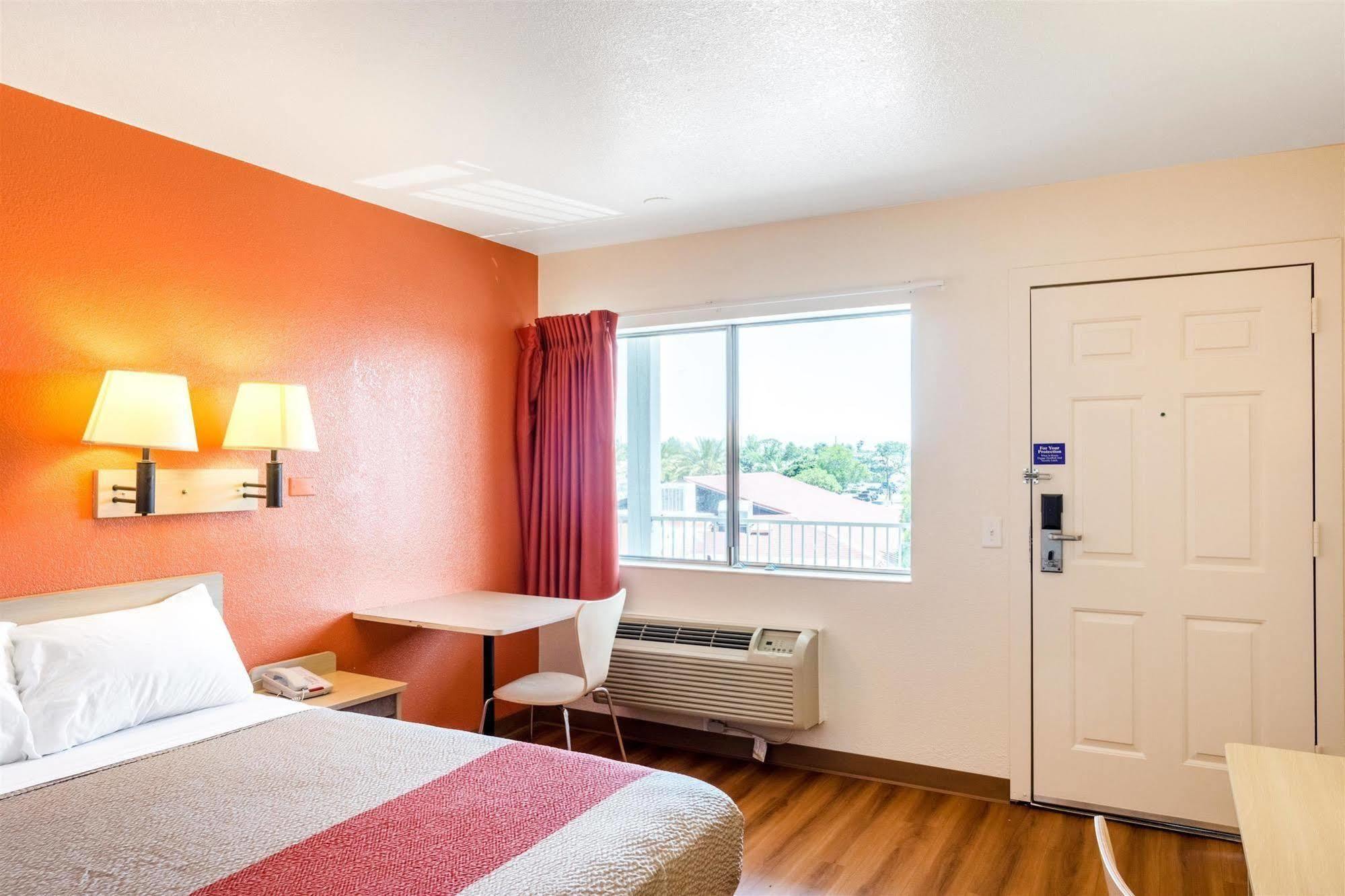 Motel 6-Redding, Ca - Central Luaran gambar