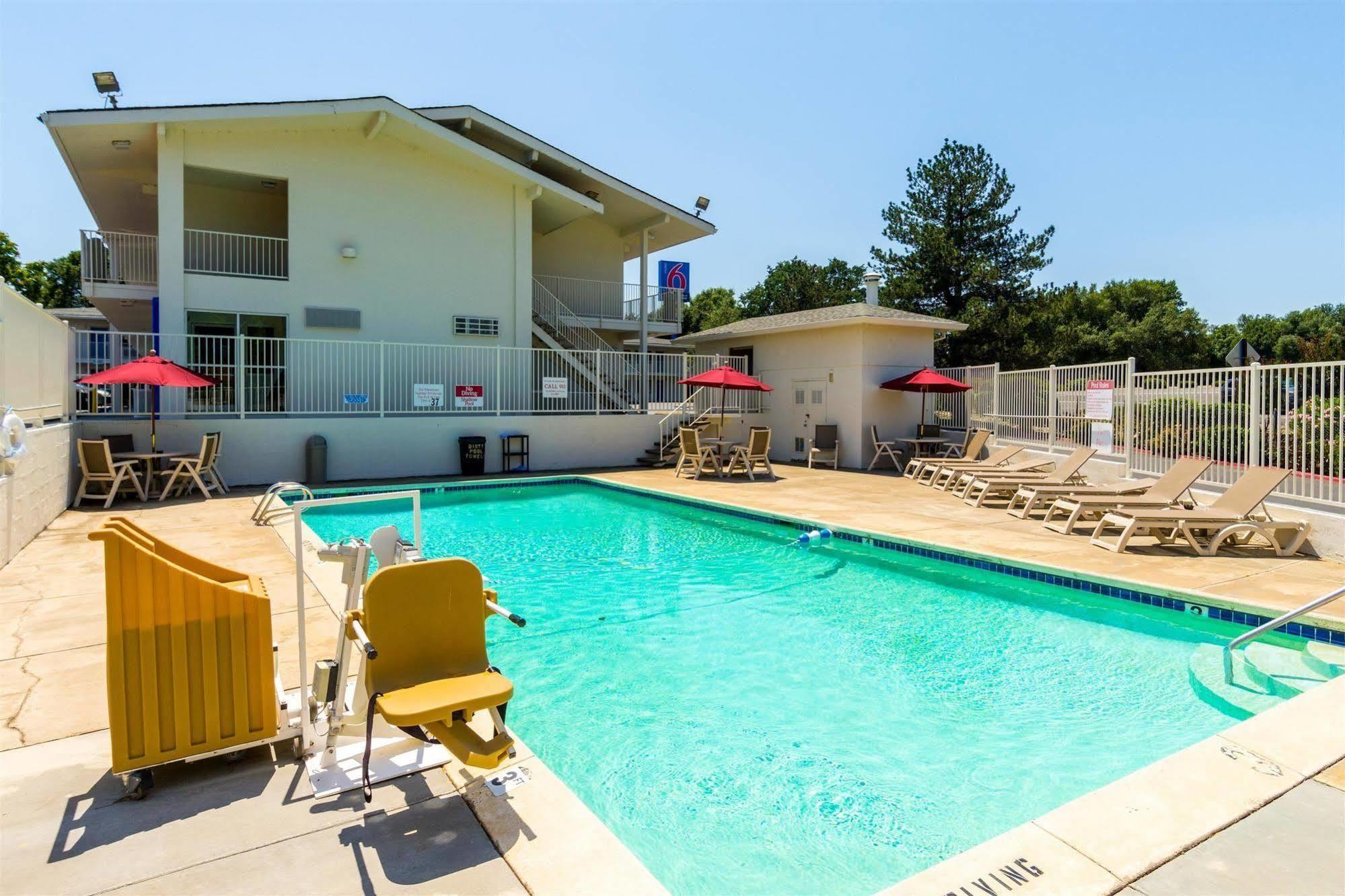 Motel 6-Redding, Ca - Central Luaran gambar