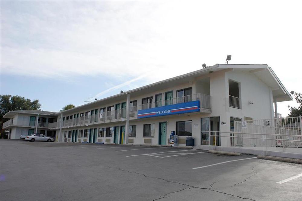 Motel 6-Redding, Ca - Central Luaran gambar